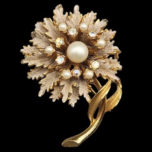 Vintage BSK Cluster Blume Brosche Strass Kunstperle goldfarben weiß emailliert Anstecknadel - Bild 1 von 10
