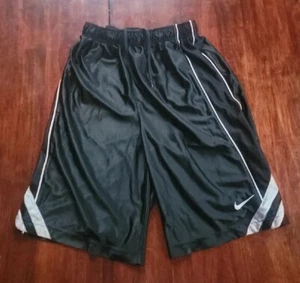 ✨Boy's Youth Black,White, and Gray Nike Basketball Shorts-Size L ✨️ - Picture 1 of 8
