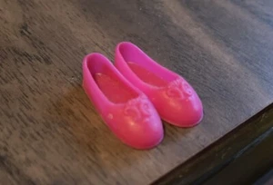 BARBIE SHOES FLATS PINK MADE IN MALAYSIA 1970s 1980s DOLL SHOES - Picture 1 of 2