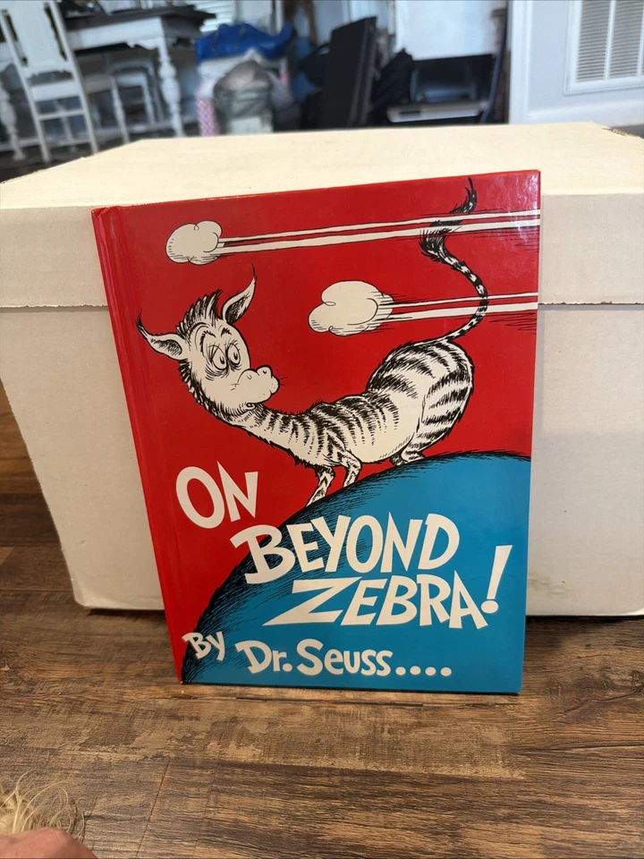On Beyond Zebra! By Dr. Seuss 1955 / 1983 Grolier Book Club Edition Hardcover Foto 1 de 4