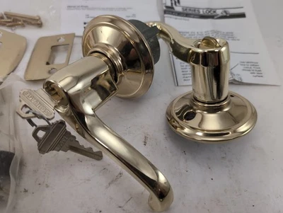 NOS Schlage Flair Keyed Entry Door Lever Lock in Bright Brass  F51  FLA 505 605 - Image 1 of 4