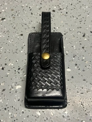 Aker SRJ Supporto Radio Universale Girevole Pelle Nero Basketweave - NUOVO/INUTILIZZATO - Immagine 1 di 4