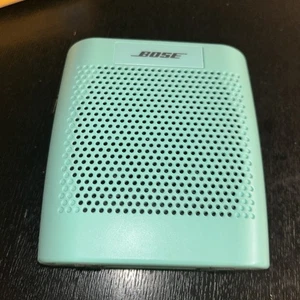(i) Bose Soundlink Color Bluetooth Speaker Model 415859 - Green - Picture 1 of 7