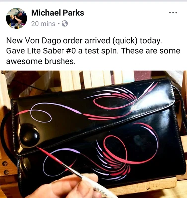 *Real Hair* PREMIUM Scrolling & Pinstriping Brush - LITE SABER # 0 - by Von Dago Foto 1 de 4