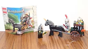 LEGO Castle: Prison Carriage Rescue (7949) Complete w/ instructions minifigures - Picture 1 of 5