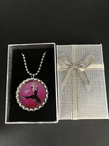 Collar Ghost Gwen / Tapa de botella de moda / Regalo / Araña fantasma / Spiderverse - Imagen 1 de 3