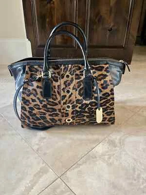 Bolso de mano Milly de cuero leopardo con correa para el hombro usado Foto 1 de 3