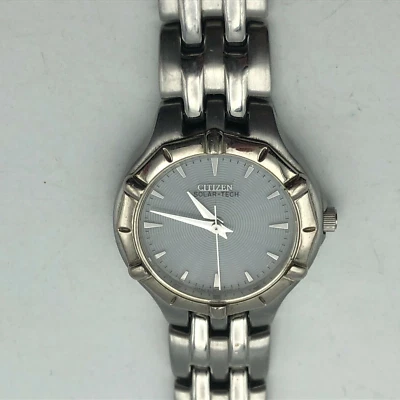 Relógio feminino BROKEN Citizen Solar Tech Eco Drive B230 H15017 COMO ESTÁ AS PEÇAS LIDAS - Imagem 1 de 4