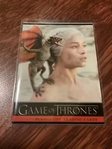 GAME OF THRONES SEASON 1 TRADING CARDS PROMO CARD P1 2012 RITTENHOUSE DAENERYS - Bild 1 von 2
