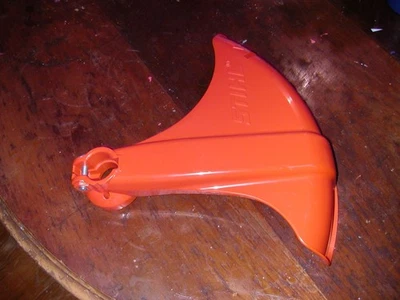 Protector de recortadora Stihl FS40RC, apagado de recortadora nueva. Con tornillo y cortador Foto 1 de 2