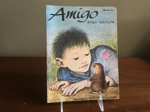 Amigo by Byrd Baylor (1989, Picture Book) Paperback VG - Imagen 1 de 10
