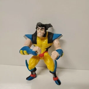 Wolverine ToyBiz 1996  Action Figure Logan X-Men Marvel Comics-Missing Claws - Picture 1 of 7