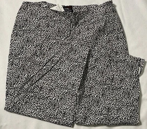 New York & Co. Damen City Stretch Caprihose Größe 10 Paisley schwarz & weiß - Bild 1 von 11