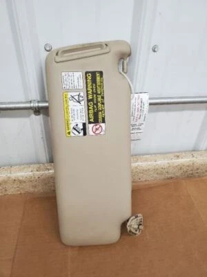 发球杆左遮阳板无照明 适合 04-07 HIGHLANDER 278016 — 第 1/4 张图片