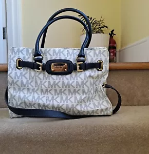 Michael Kors Hamilton Large Signature Vanilla Navy Crossbody Tote Bag In VGC - Picture 1 of 17