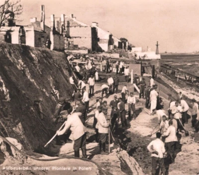 POLAND WW2 GERMANY OCCUPATION Postcard 1940 Military PIONEERS Construction MA346 - Image 1 of 4