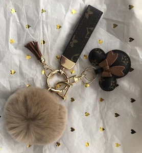 Mickey Minnie Mouse Keychain Car Leather Keychain Valentine brown - Picture 1 of 2