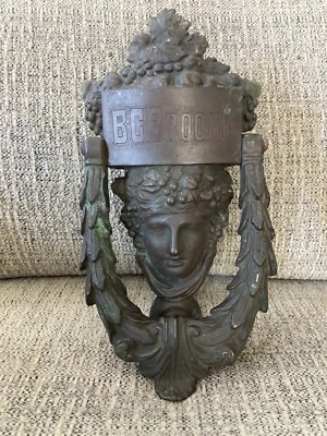 Aldaba de puerta de hierro fundido cara Atenea francesa antigua/vintage. BCBroome 4,5” X 8,5” Foto 1 de 4