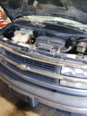 Guardabarros derecho pasajero para furgoneta 96-02 Express 1500 1962152 Foto 1 de 4