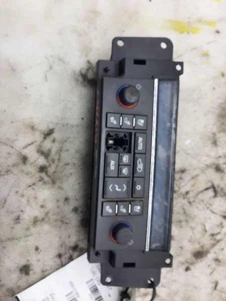 Temperature Control Dash Mounted Opt KB6 07-09 Cadillac Escalade 25928681 - Image 1 of 4