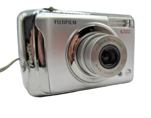 Cámara digital compacta Fuji Fujifilm Finepix A610 6,3 MP con estuche manual del propietario - Imagen 1 de 10