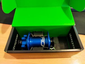 Hope Pro 4 Front Hub 32h 6 Bolt 15x100mm Blue FHP432B15 MTB Front Hub - Picture 1 of 1