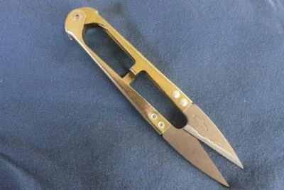 HILO RECORTE Color: Acabado Dorado Recortes/Tijeras Acolchado Costura Artesanías Foto 1 de 4