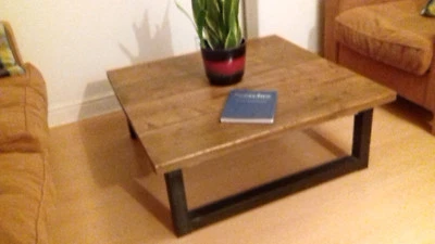 Coffee table in reclaimed timber and steel framed legs,medium oak finish  — 第 1/2 张图片
