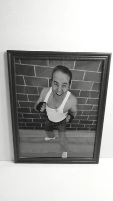 2011 FRAMED 8.5X11 ART PHOTO OF BOBBY SCHOOLBOY CHACON WORLD BOXING CHAMPION - Image 1 of 4