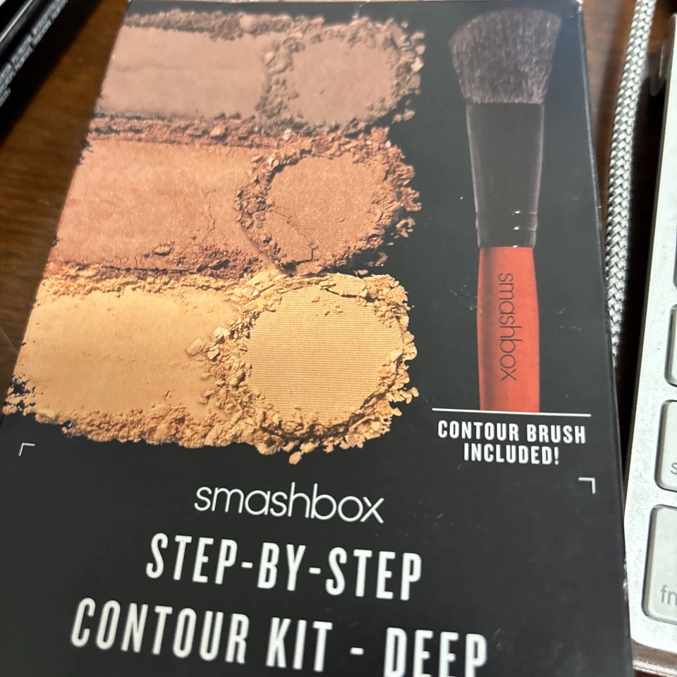 Smashbox Step-by-Step Contour Kit in Deep 0.40 Oz 11.47g With Brush 95% Full L0 - Image 1 of 1