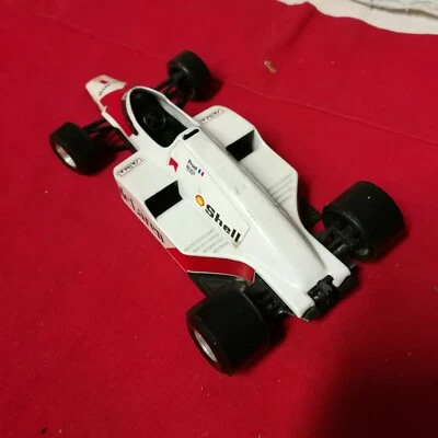 auto da collezione Burago - Mc LAREN MP4/2 scala 1/24 - Immagine 1 di 4