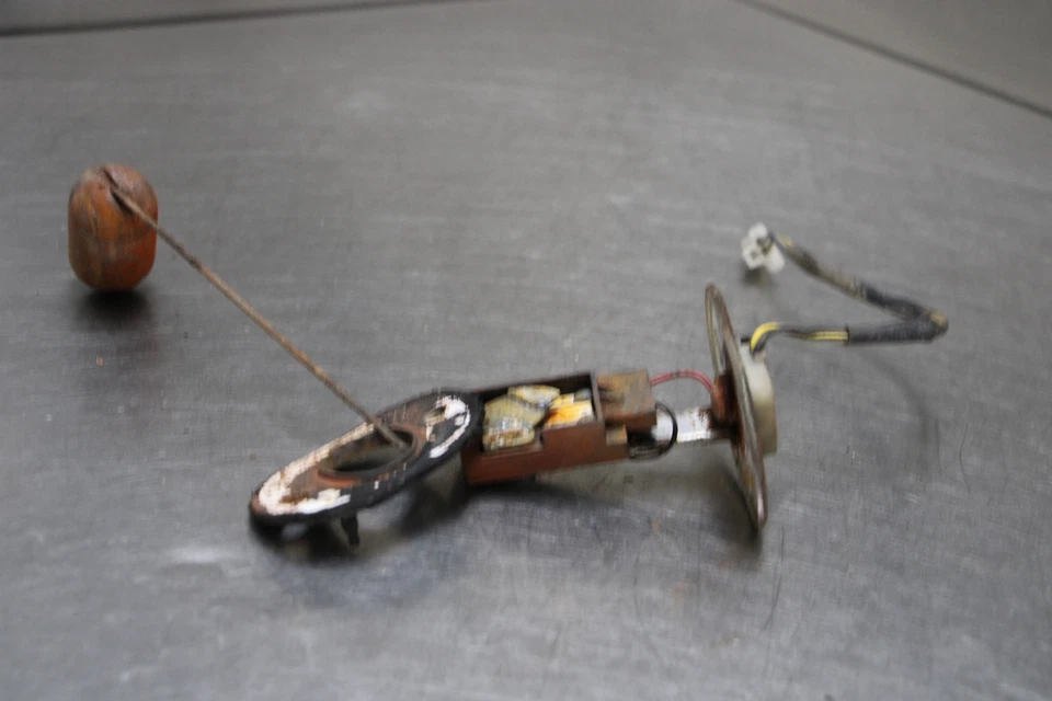 10-17 Hyosung GT250R Fuel Level Sensor Sender - Image 1 of 4