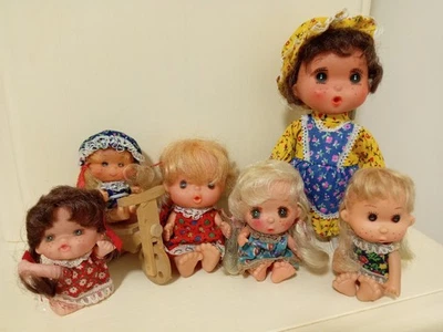 Lotto 6 Mini Bambole  con abito originale Made In Honk Kong anni 80  - Immagine 1 di 3
