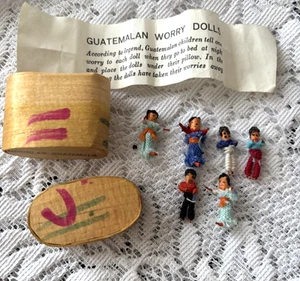 Caja de Madera Muñecas Estrés Preocupación Deseo Guatemala De Colección con 6 Pequeñas Mini Hechas a Mano - Imagen 1 de 3