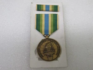 Armed Forces Service Full Size Medal And Ribbon In Pursuit of Democracy Pin - Picture 1 of 4