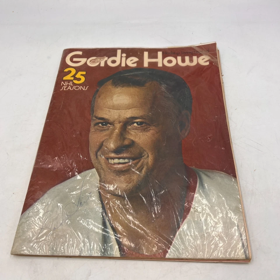 FIRMADO De Colección 1970-71 Gordie Howe Detroit Red Wings NHL Hockey Anuario Howe Foto 1 de 4