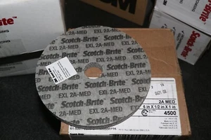 3M Scotch-Brite EXL Entgraten Finishing Unitized Wheel 2A MED 6” x 1/2” x 1" - Bild 1 von 3