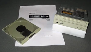 Napęd SCSI z CD-Caddy - Toshiba CD-ROM Drive - XM 3501B - od 1994 - Zdjęcie 1 z 8