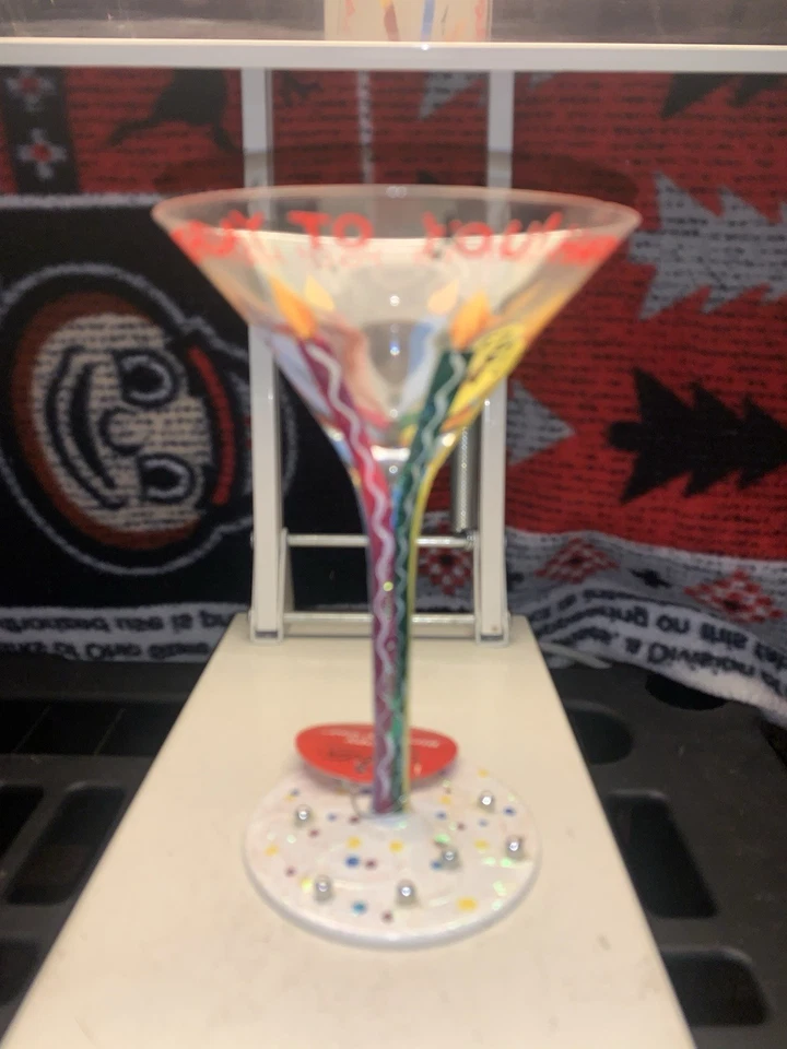 Vaso de Martini Lolita Love My Martini “Feliz Cumpleaños-tini” pintado a mano  Foto 1 de 4