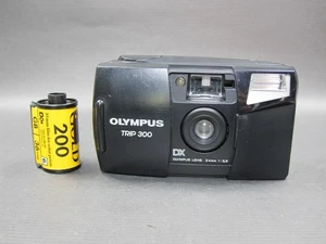 Cámara fotográfica compacta Olympus Trip 300 35 mm negra ((LEER)) - Imagen 1 de 12