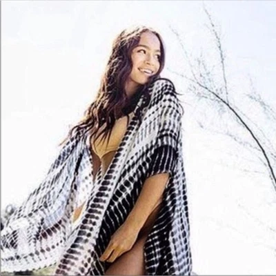 Kimono Michael Stars Tie Dye Alligator Ruana Foto 1 de 4