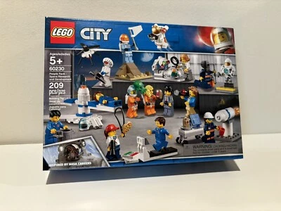 LEGO 60230 | Space Research and Development   NASA Minifigure |People Pack | New - Image 1 of 4