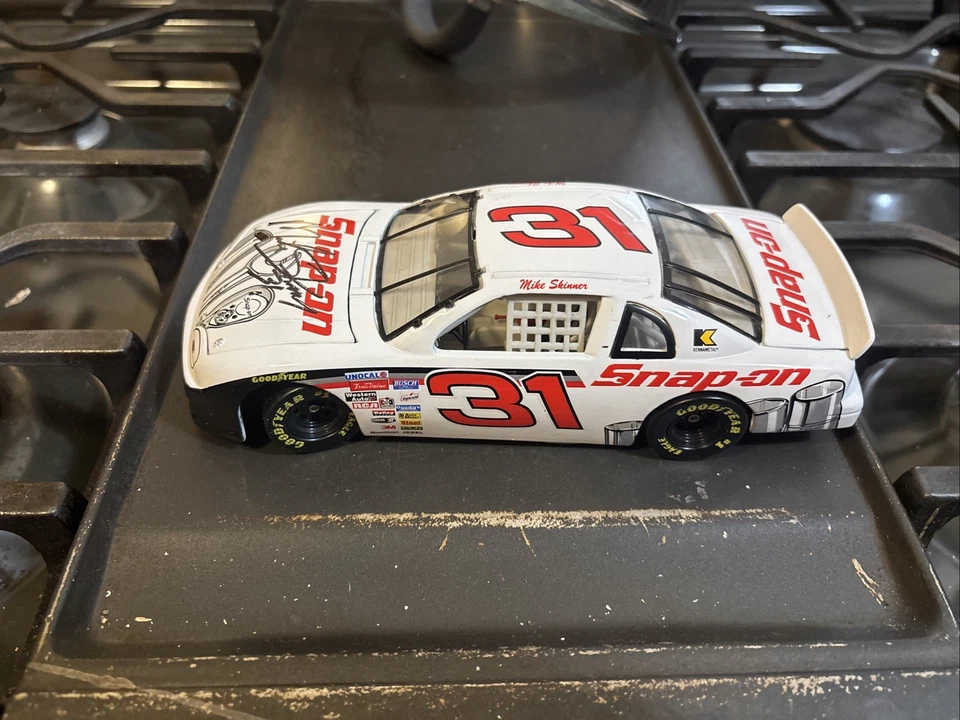 De colección NASCAR #31 Firmado Mike Skinner 1996 Snap-On Monte Carlo Foto 1 de 4