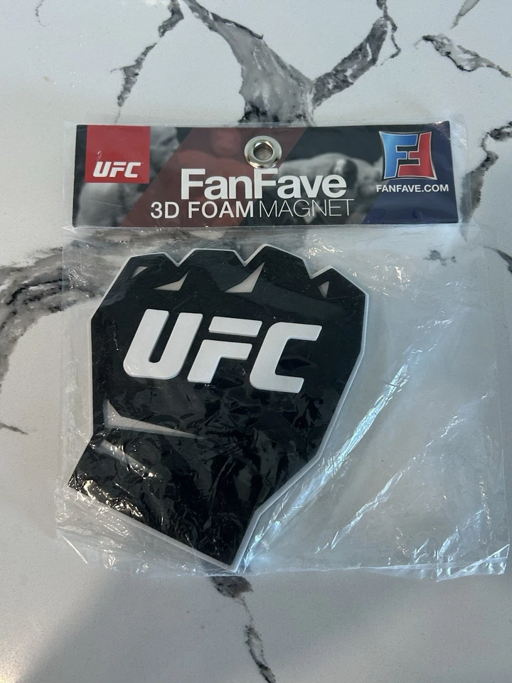 Imán de puño de espuma 3D UFC FanFave - Nuevo stock antiguo negro Foto 1 de 3