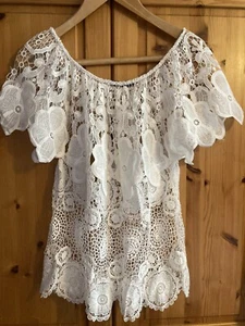 Boohoo Crochet blouse S/M Exquisite - Picture 1 of 3
