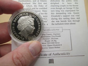 BULLION Silber PP Oz runde Kapsel Guernsey fünf Pfund QEII Mutter - Bild 1 von 3