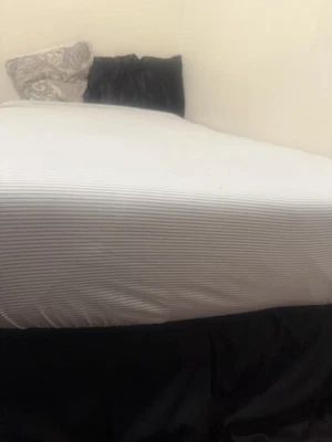 "Colchón doble de espuma viscoelástica Zinus Spa Sensations 8"" - limpio, usado 5 mos" Foto 1 de 2