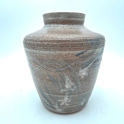 Jarrón de cerámica de tamba de gres hecho a mano diseño floral tonos tierra firmado por artista Foto 1 de 4