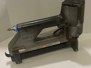 SENCO SC2 CORRIGATED FASTENER TOOL. A 1 SHAPE - Picture 1 of 3