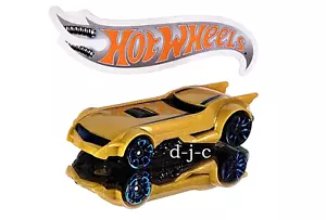 2025 Hot Wheels BATMAN Design Exclusive Batmobile The Batman Gold Loose - Picture 1 of 4